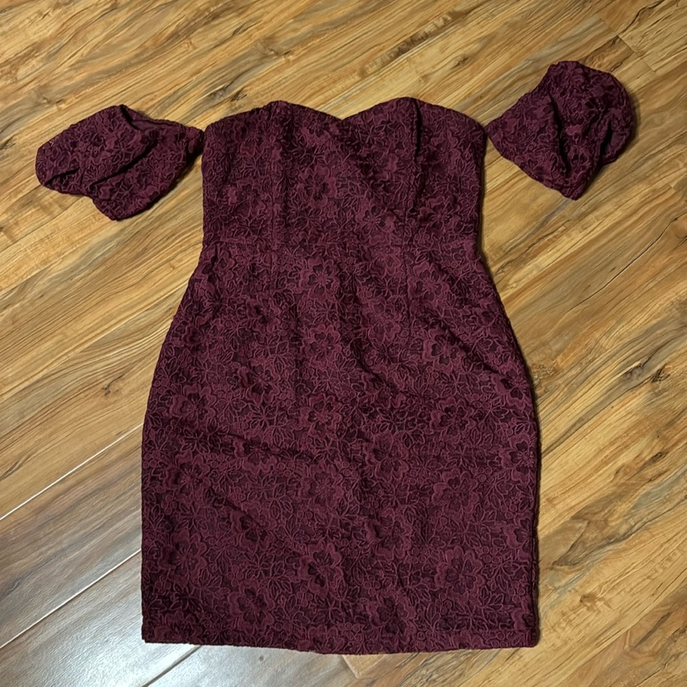 EUC Lulu’s Hartley Lace Off the Shoulder Dress